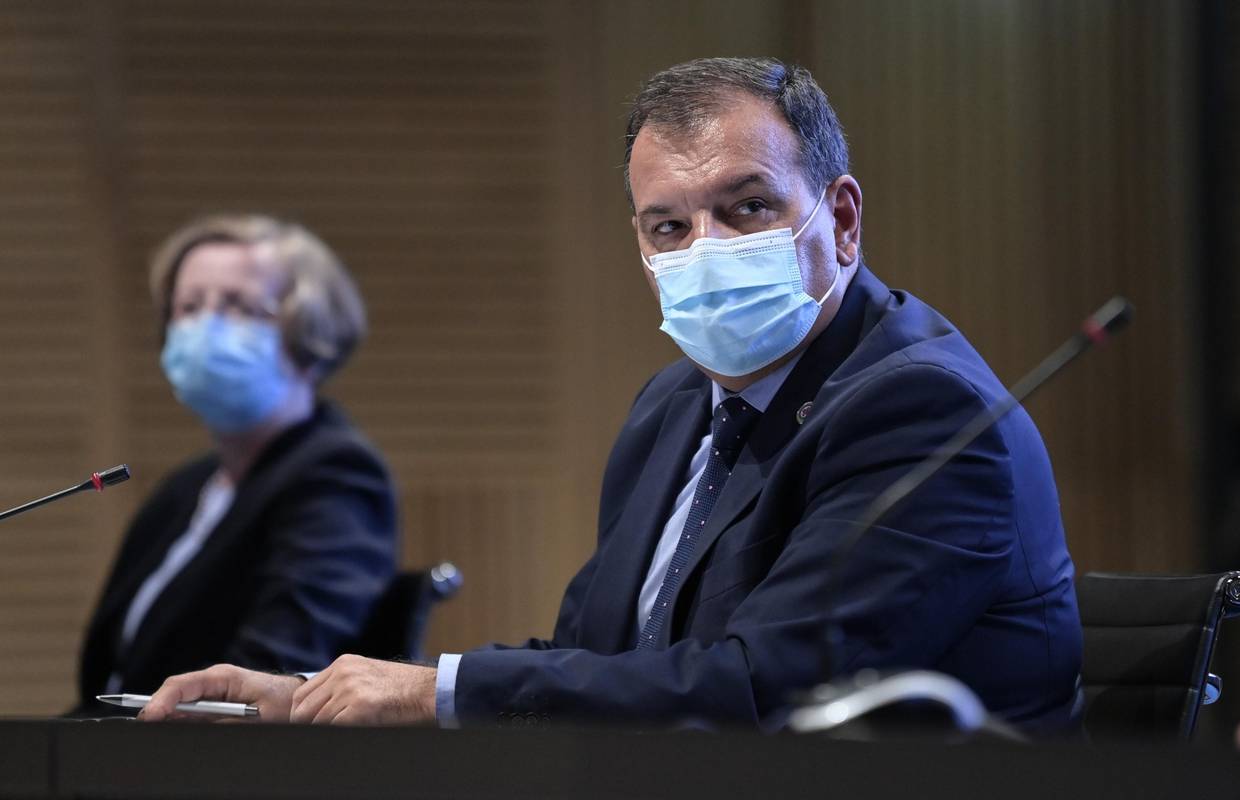 Beroš izjavio da će onkološki pacijenti smjeti kod privatnika koji imaju ugovor s HZZO-om