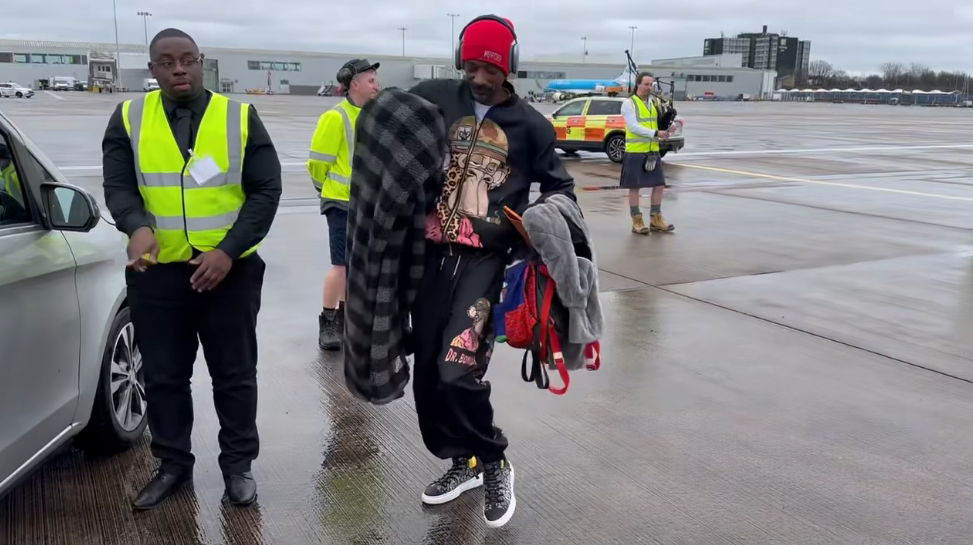 Snoop Dogg sletio u Škotsku, a pogledajte kakav su mu doček pripremili na aerodromu...