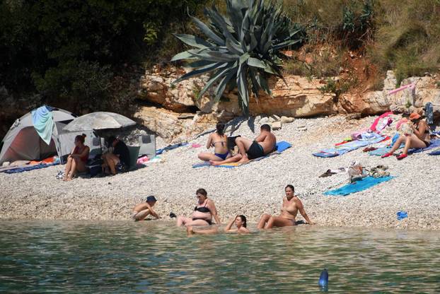 Pula: Velike vrućine potjerale sve na more