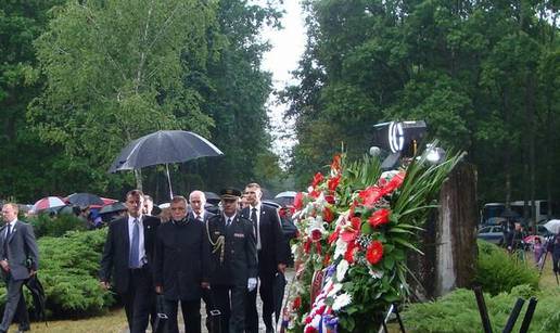 Stipe Mesić: Tita branim jer ga žele vući kroz blato