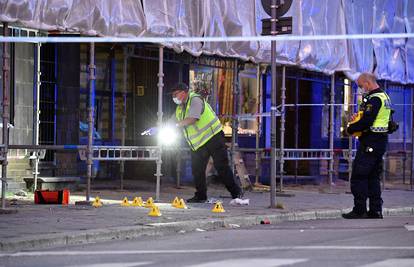 Pucao iz auta u Švedskoj: Ubio dvoje ljudi, a još četvero ranio