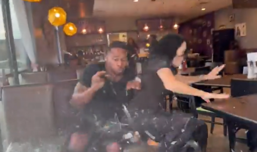 VIDEO Luda sreća spasila par: 'Jeli smo i snimali se kad je terenac uletio u restoran...'