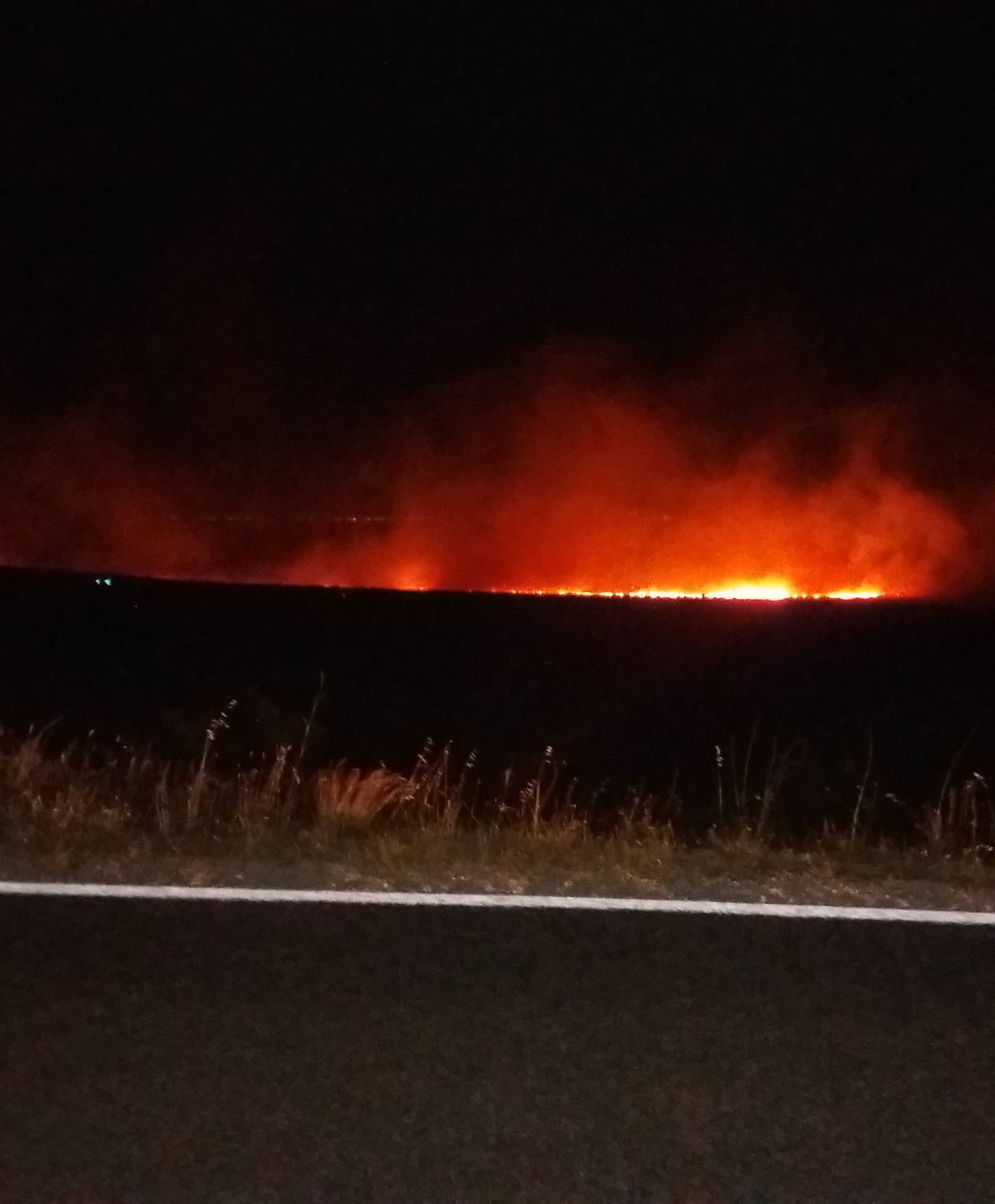 Kod Šibenika spasili kuće, gori kod Šestanovca, na Marjanu...