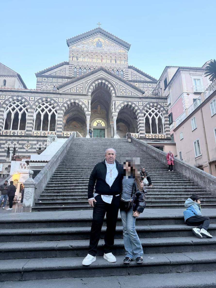 Kerum se hvali putovanjem u Italiju, svi gledaju njegov outfit