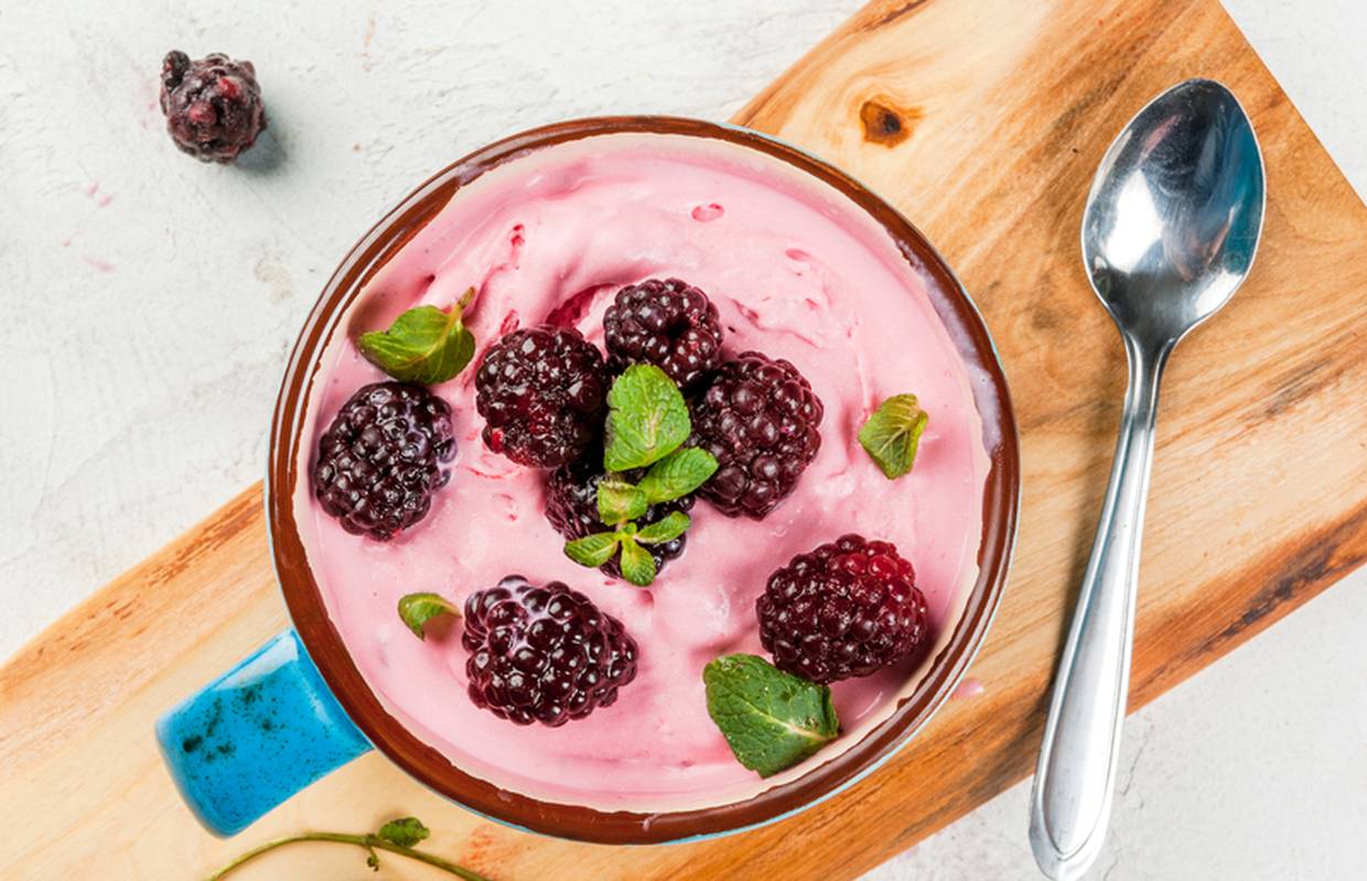 Ledeni voćni jogurt: Mališani ga vole, a gotov je za dvije minute