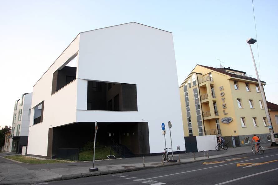 Internat Opusa Dei: Luksuz u kojem nema djevojaka i tuluma