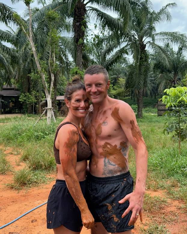 FOTO 'Kraljica sponzoruša' fotkala se potpuno gola: 'Ti si majka, razmisli o svojoj obitelji'