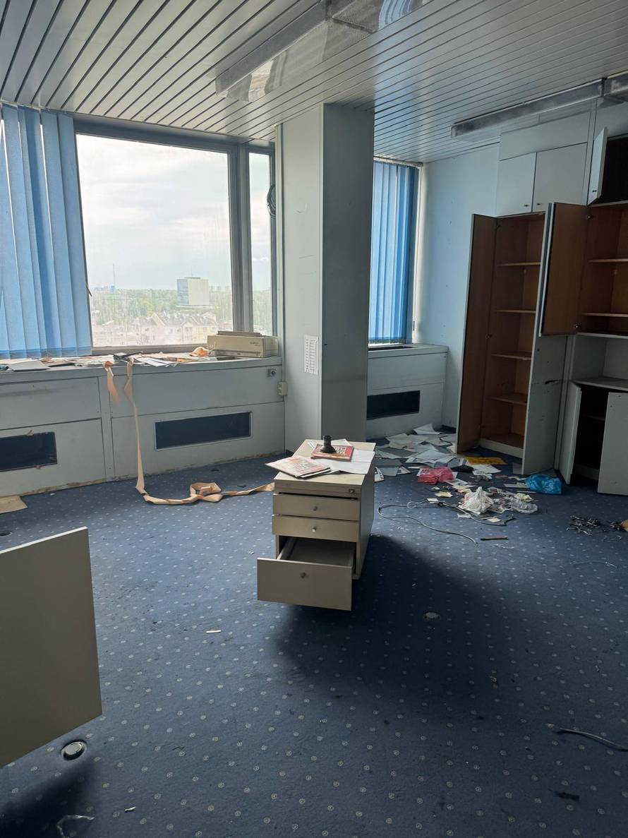 FOTO Selak Raspudić nedavno snimila unutrašnjost Vjesnika. Smeće svuda: 'Neka ljudi vide'