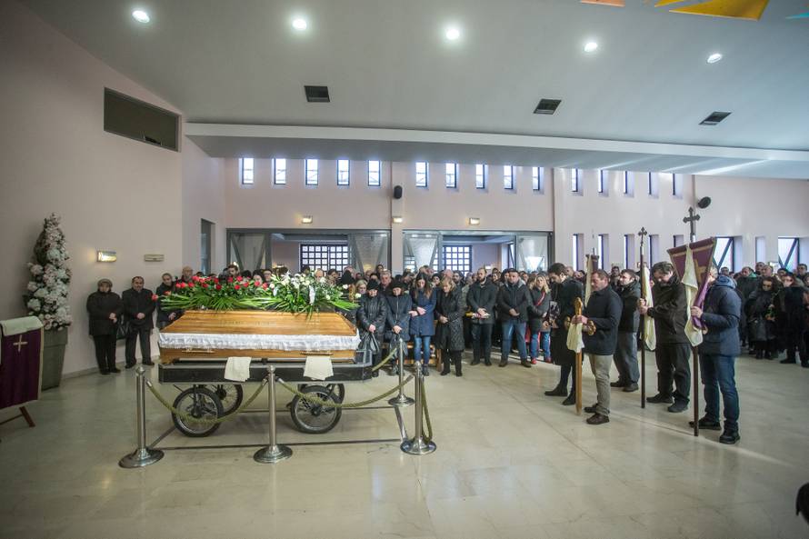 Prijatelji i obitelj neutješni na sprovodu: 'Hvala, a ne zbogom'