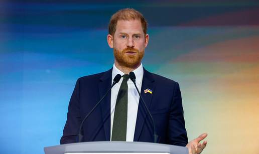 Princ Harry mogao bi platiti milijune nakon izgubljene tu&zcaron;be