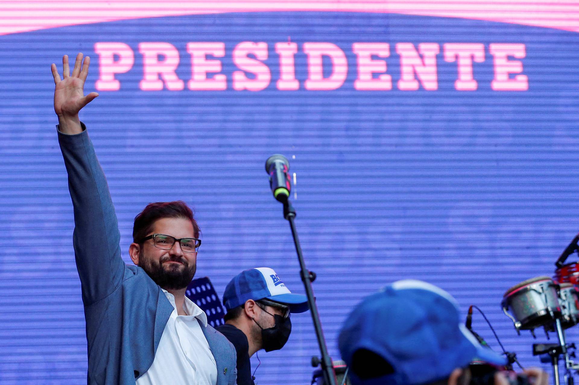 Gabriel Boric closing campaign rally in Santiago