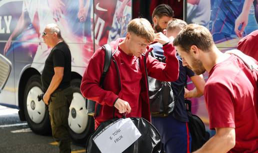 Pogledajte ispra&cacute;aj 'vatrenih'. Hrvatski reprezentativci krenuli ka nogometnom ludilu u SAD