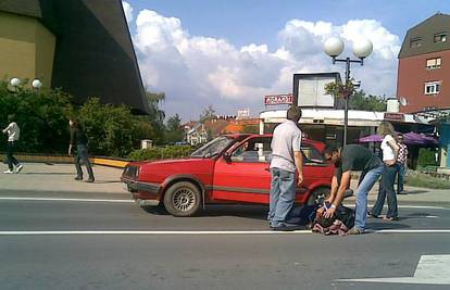 Dječak pretrčavao cestu pa na njega naletio automobil