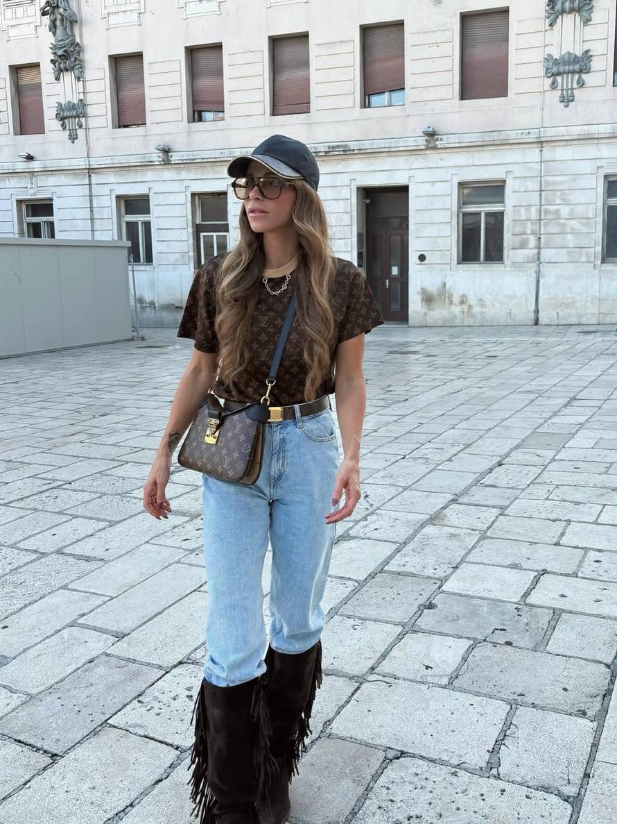 Rakitićeva supruga i kći družile se sa Shakirom iza pozornice