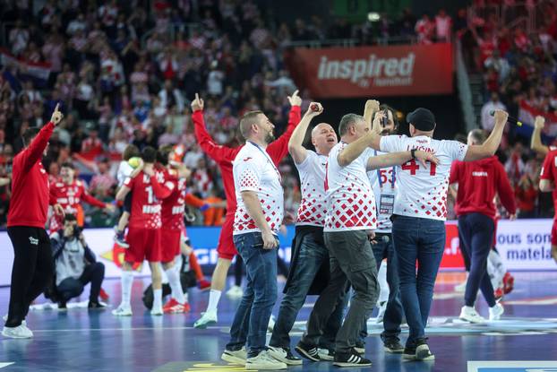 Zagreb: Slavlje rukometaša Hrvatske nakon pobjede nad Francuskom i prolaska u finale Svjetskog prvenstva