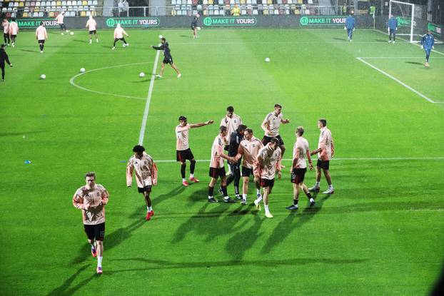 Zagrijavanje nogometaša Rijeke i Sparte Prag uoči početka susreta 2. kola Konferencijske lige