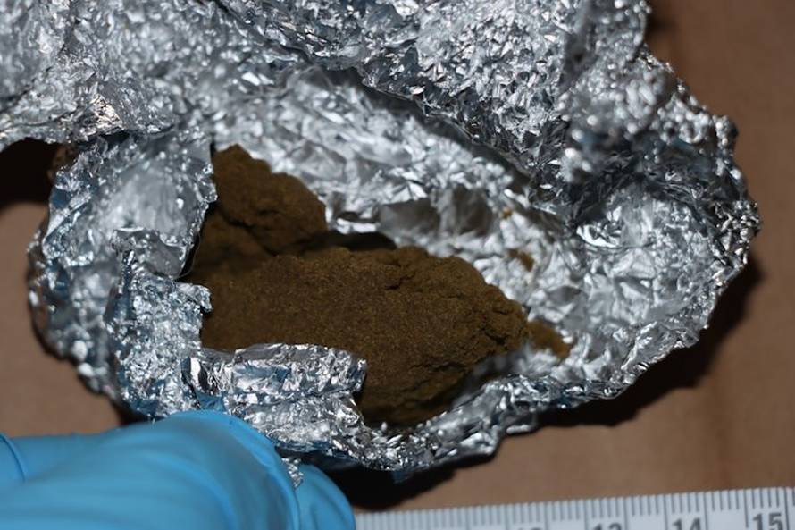 Zagreb: Policija kod dilera našla marihuanu, kokain i amfetamin