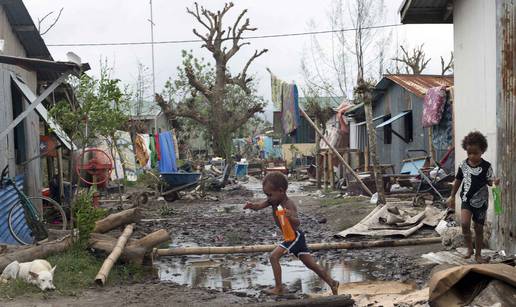 Deseci mrtvih: Uragan razorio Vanuatu, počela stizati pomoć