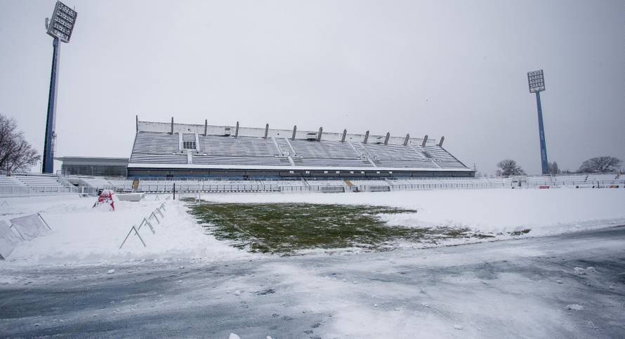Osijek: Zbog snijega odgoÄena je utakmica 18 kola HT PRve lige izmeÄu Osijeka i Intera