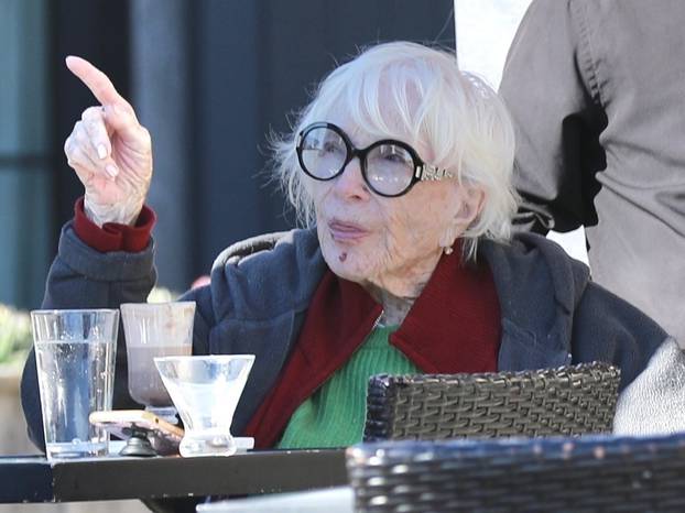 *EXCLUSIVE* Shirley MacLaine enjoys a cappuccino on Christmas Eve in Malibu