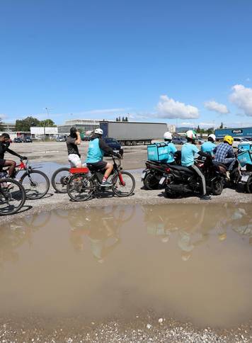 Zagreb: Radnici Wolta koji prosvjeduju okupili su se ispred Velesajma