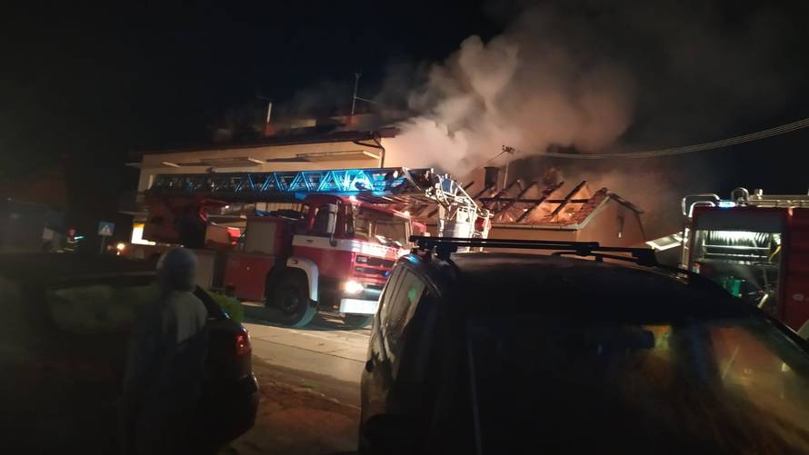 Produžni kabel uzrokovao požar u Donjem Miholjcu: 'Sin nas je probudio vatra je sve progutala'