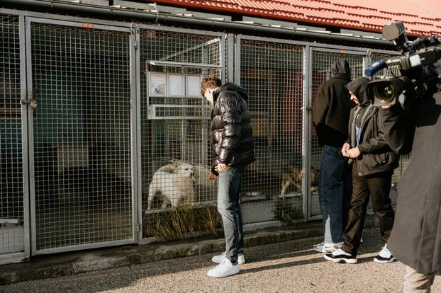 FOTO Igrači Cibone darovali su njuškice u Dumovcu i u vrijeme blagdana pokazali veliko srce