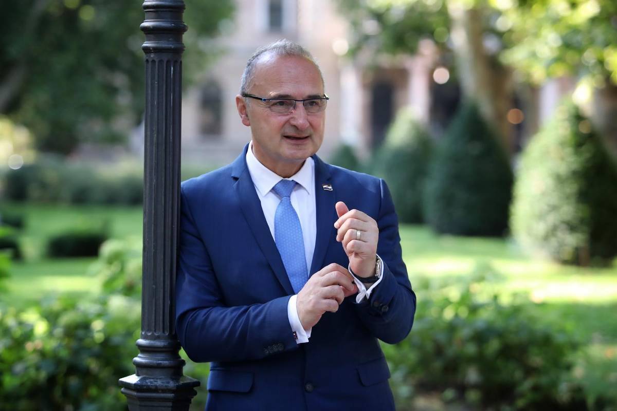 'Ne može se mirne prosvjednike napasti pendrekom, razmotrit ćemo sankcije za Bjelorusiju...'