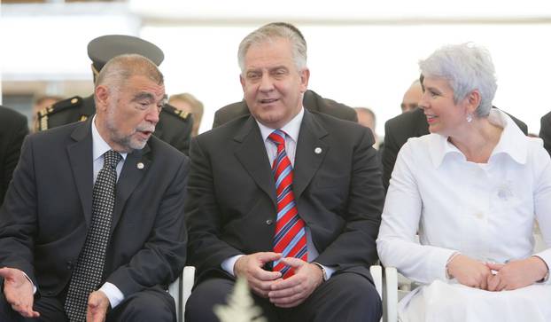 ARHIVA - Dan neovisnosti, 25. lipnja, nekad je bio praznik uveličan i mimohodom vojske