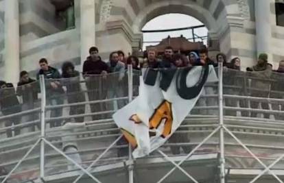 Studenti blokirali Koloseum u Rimu i 'kosi toranj' u Pisi