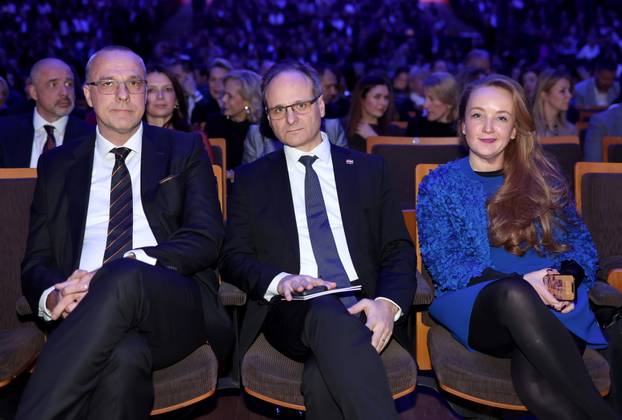 Zagreb: Brojni poznati na Božićnom gala koncertu Croatia osiguranja "Croatia povezana pjesmom" u KD Lisinski