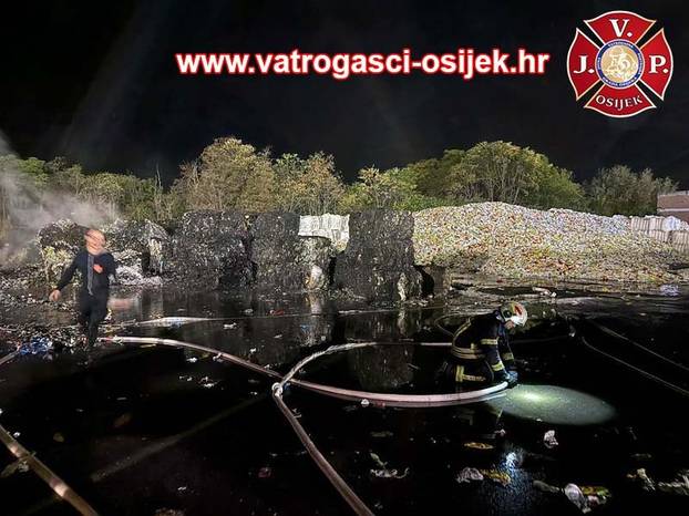 Vatrogasci objavili fotke: Ovako je gorjelo u Dravi International!