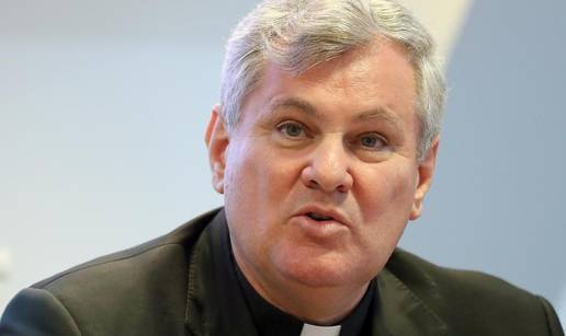 Biskup Košić u božićnoj čestitci napao Djeda Mraza i vilenjake