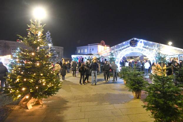 Otvoren Advent u Križevcima