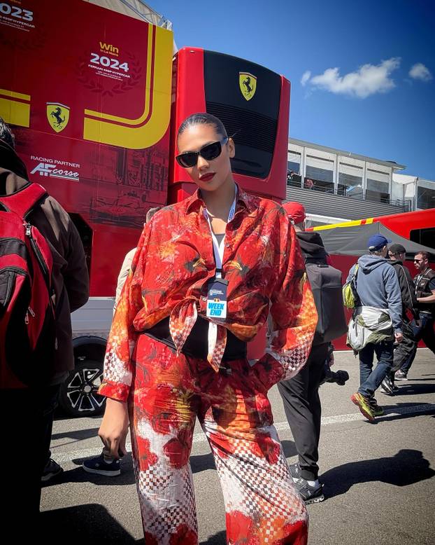 FOTO Bivša misica želi preuzeti Formulu 1: 'Cilj mi nije pobjeda'