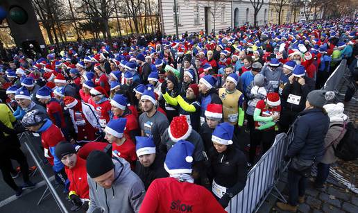 Ovogodišnji Zagreb Advent Run posvetili su udruzi žena oboljelih od raka 'Nismo same'