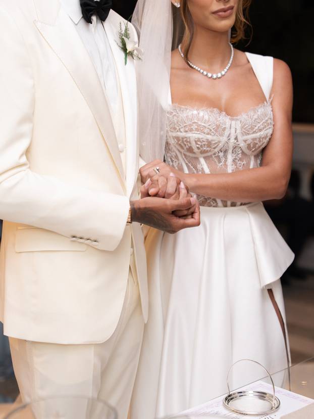 FOTO Realova zvijezda oženila atraktivnu influencericu. Imaju troje djece iz prethodnih veza