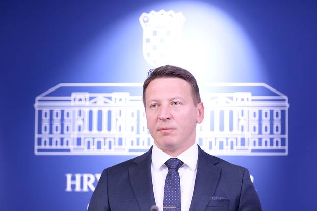 Zagreb: Dario Zurovec o temi “Tko smije negirati državu, tko ne smije pjevati, a tko na sve to šuti?”