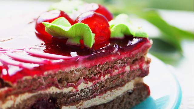 Te divne sočne trešnje: Recept za tortu koju će svi obožavati