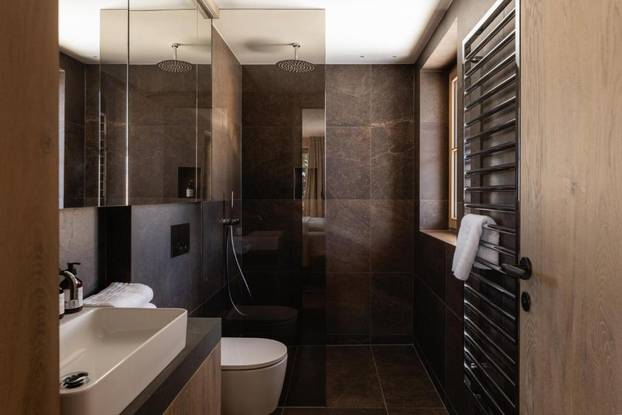 FOTO Ovdje zima izgleda kao iz bajke: Alpski resort u kojem s terase uskačete ravno na skije