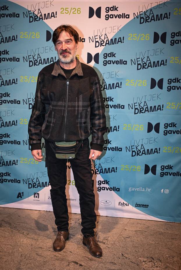 Zagreb: Dolazak poznatih na premijeru predstave "Samci" u kazalištu Gavella
