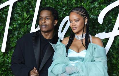 Rihanna prvi put uvrštena na Forbesovu listu milijardera