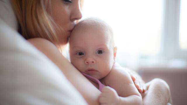 Čekate bebu? Ovaj popis stvari će pomoći da vam prvih par mjeseci prođe što lakše...