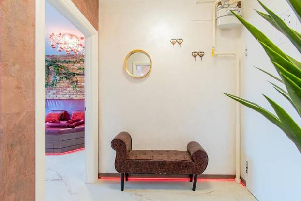 FOTO Jeste li znali da u Zagrebu možete unajmiti stan za BDSM? Pogledajte što se nudi unutra