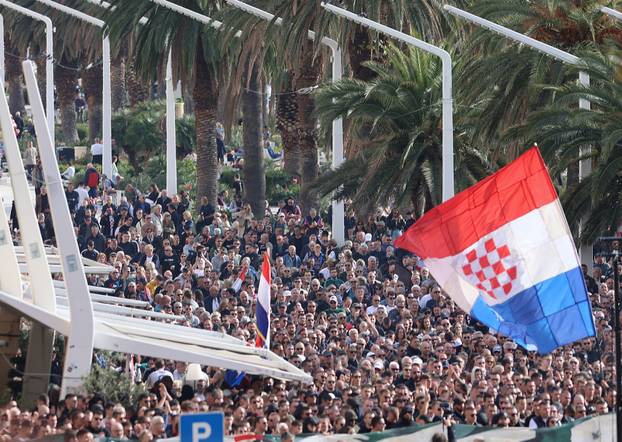 Split: Torcida na Rivi održala prosvjed
