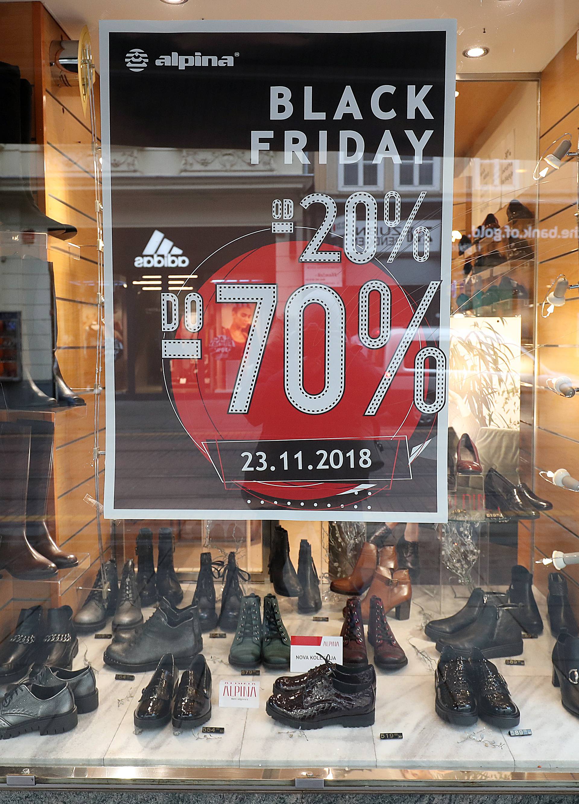 Zagreb: Izlozi trgovina prepuni plakata sa sniÅ¾enjima za Black Friday