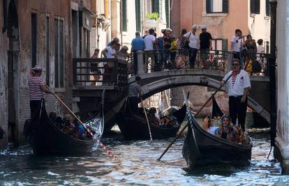 Venecija od iduće godine uvodi ulaznice za izletnike: Pretjerani turizam dugo stvara problem