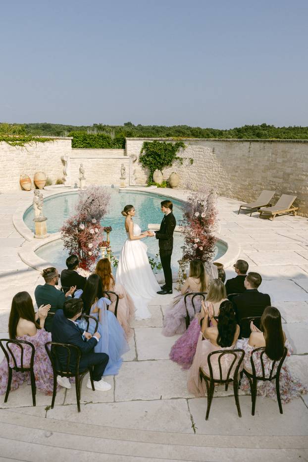 Predstavljeni novi trendovi: Evo kako će izgledati luksuzna vjenčanja za  2025. i 2026.