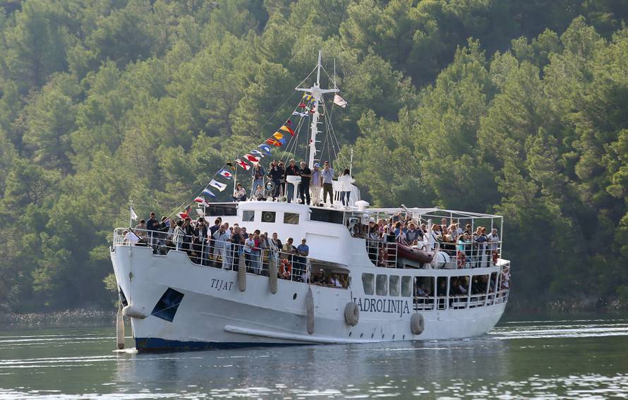 Skradin: Å ime Strikoman snima brod Tijat za 561. milenijsku fotografiju