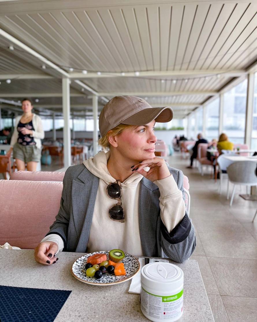 Rendeli zabrinula obožavatelje fotkama iz bolnice: 'Nešto ne možeš predvidjeti niti spriječiti'